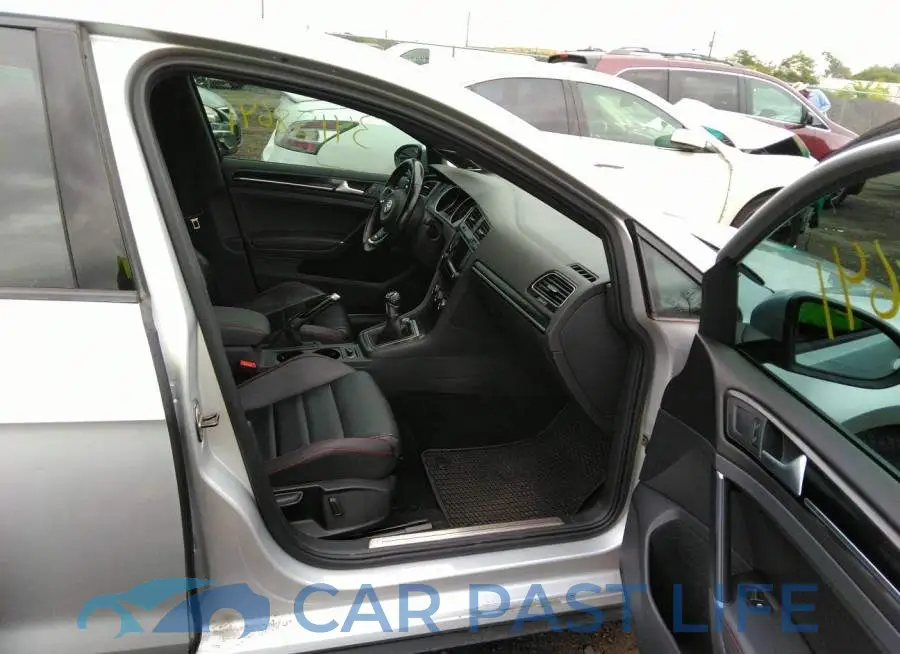 3VW5T7AU4FM059384# 5
