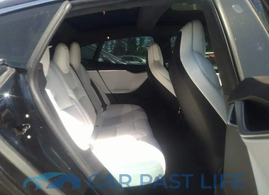 5YJSA1E49JF243087# 8