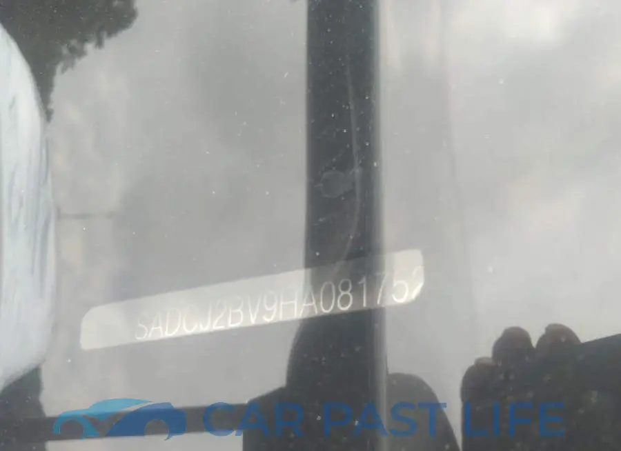 SADCJ2BV9HA081752# 9