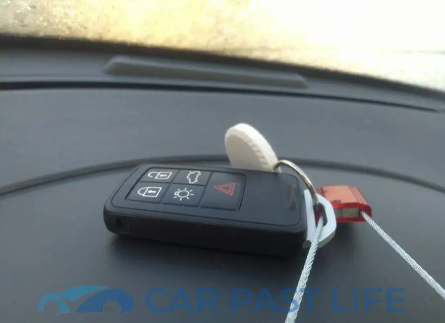 YV4612RM9G2845496# 11