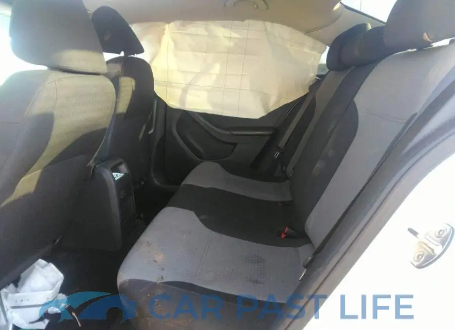 3VW2B7AJXHM398892# 8
