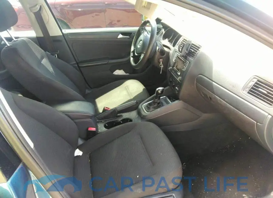 3VW267AJ8GM285042# 5