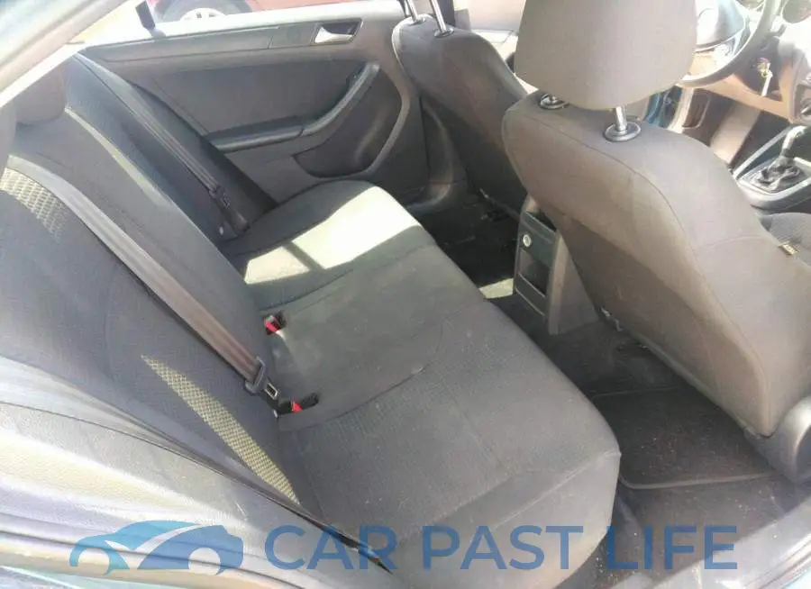 3VW267AJ8GM285042# 8