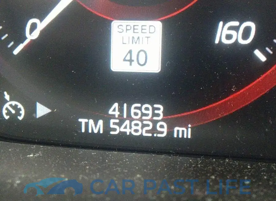 7JR102FL2KG017931# 7