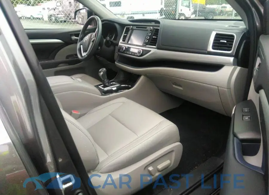 5TDJZRFH2JS540525# 5