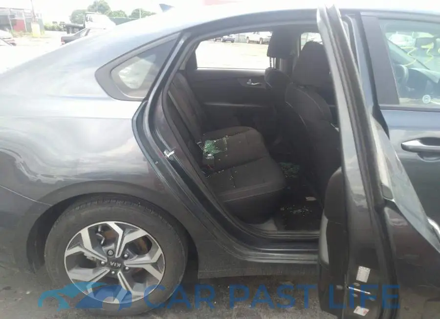 3KPF24AD6ME309854# 8