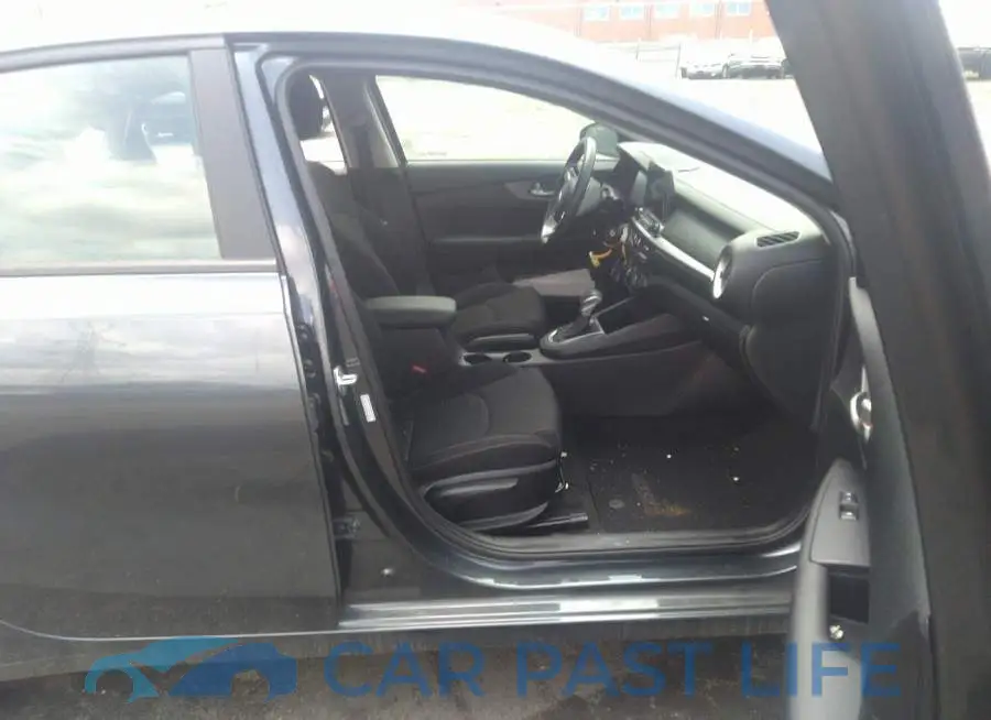 3KPF24AD6ME309854# 5