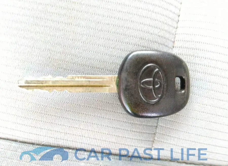 2T1BURHE3HC753640# 11