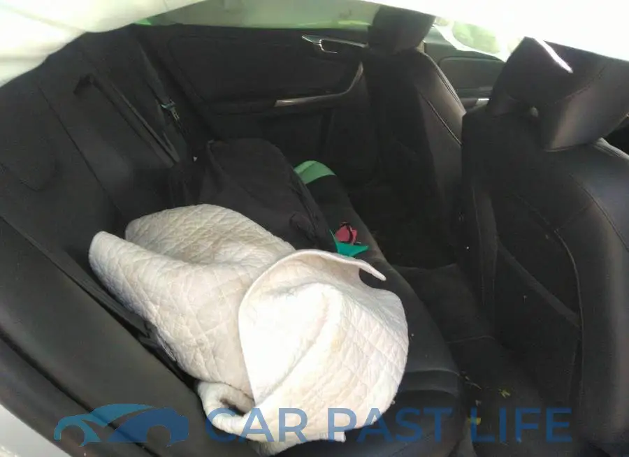 LYV402HK8HB137625# 8