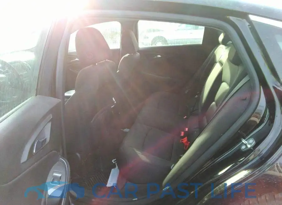 1G1ZD5ST2JF132085# 8