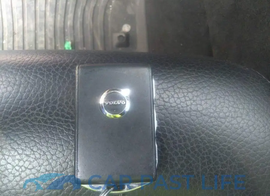 YV4A22PK5L1532275# 11