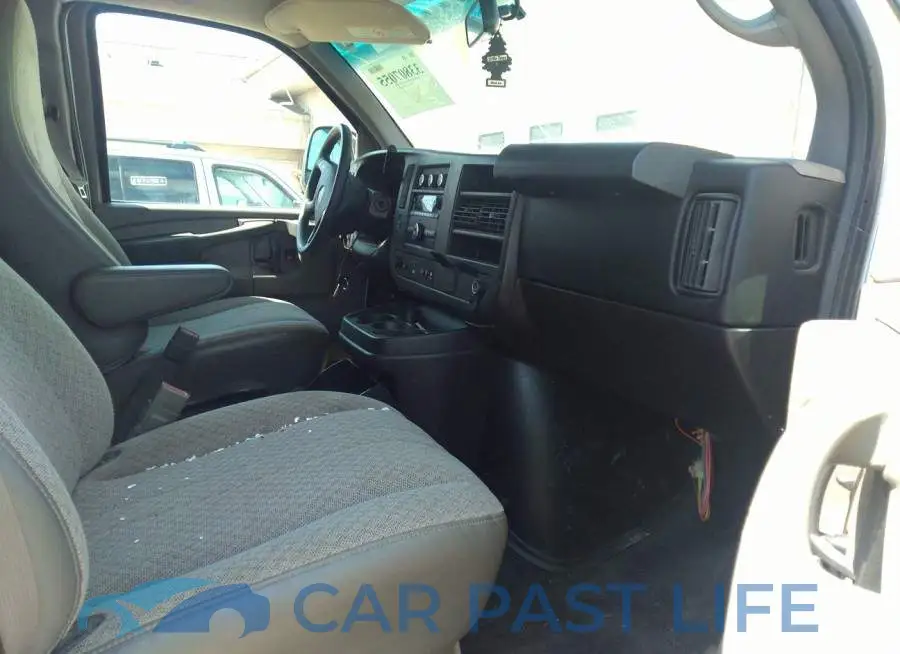 1GKW7RFF9F1137032# 5