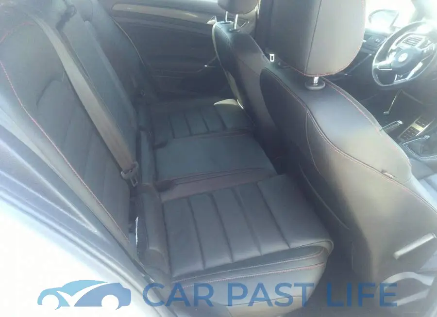 3VW5T7AU1LM000384# 8