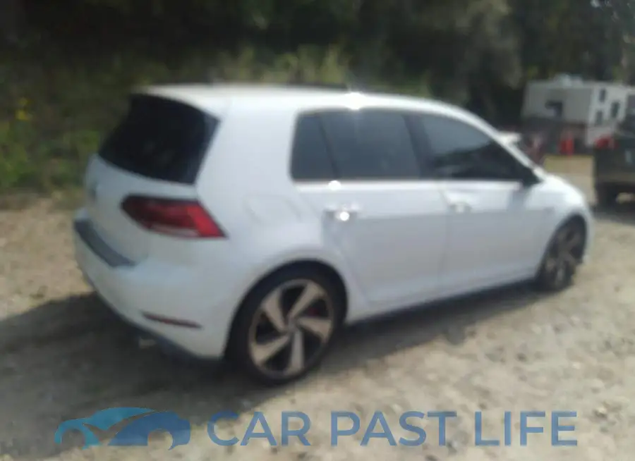 3VW5T7AU1LM000384# 4