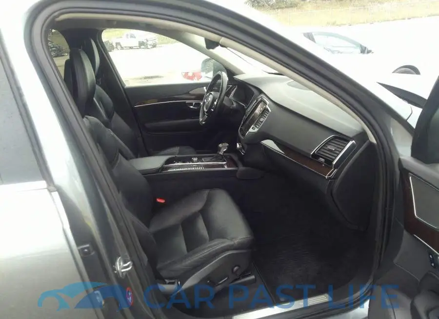 YV4A22PK2G1031057# 5