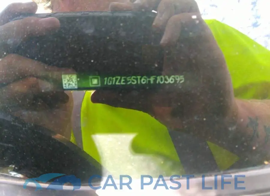 1G1ZE5ST6HF103695# 9
