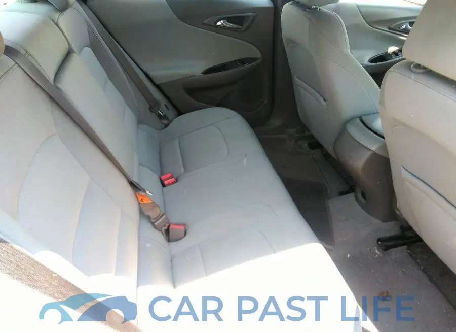 1G1ZB5ST8JF165758# 8