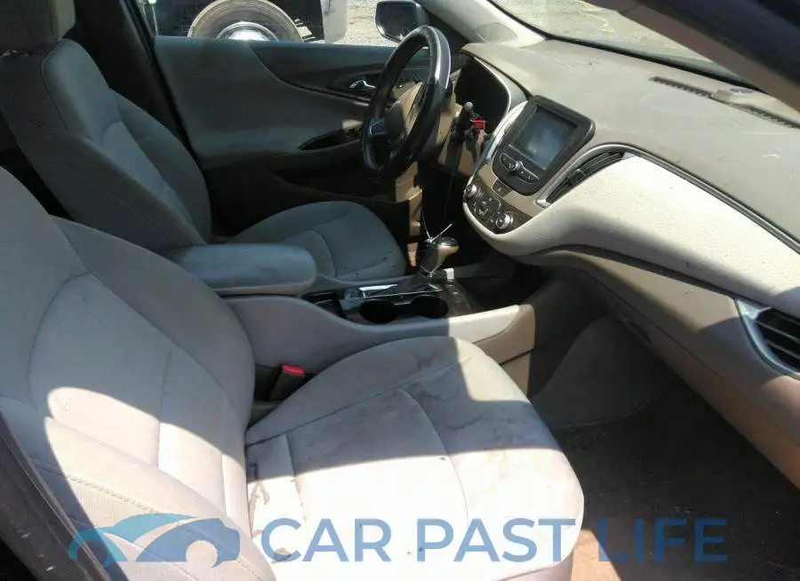 1G1ZB5ST8JF165758# 5