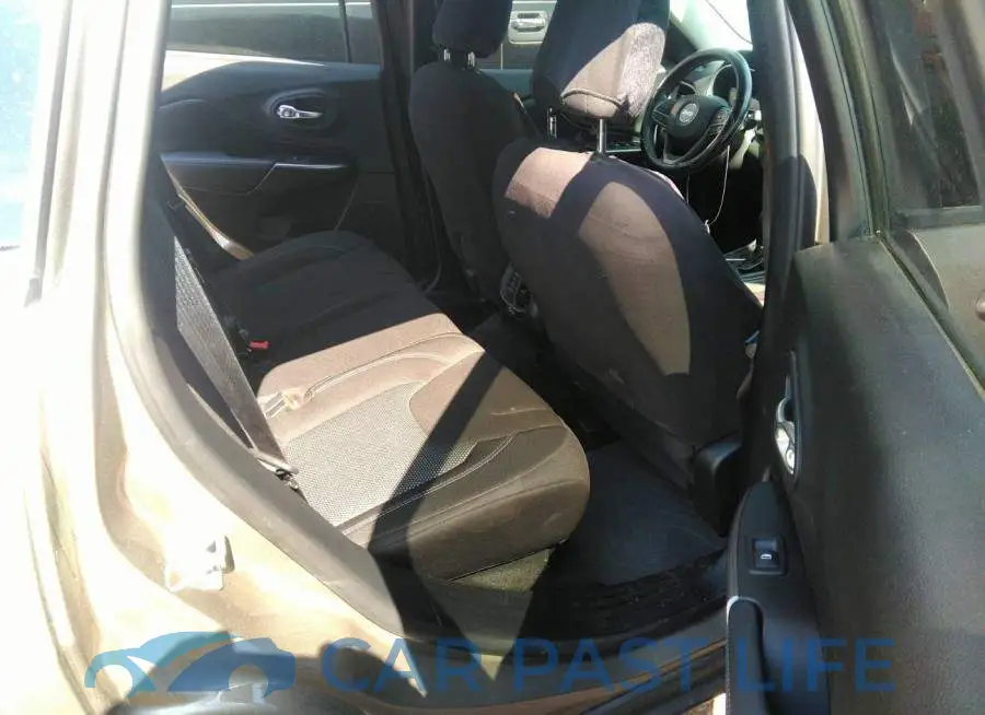 1C4PJLCB7LD606404# 8