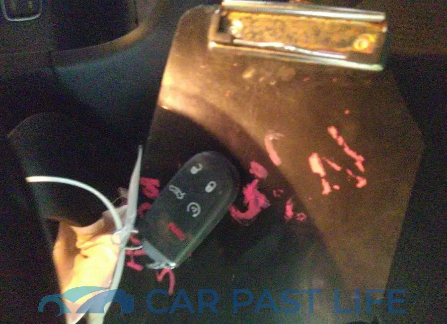 2C3CDXGJ5MH561079# 11