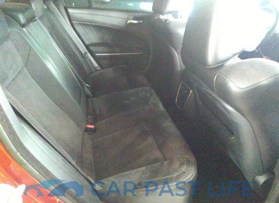 2C3CDXGJ5MH561079# 8