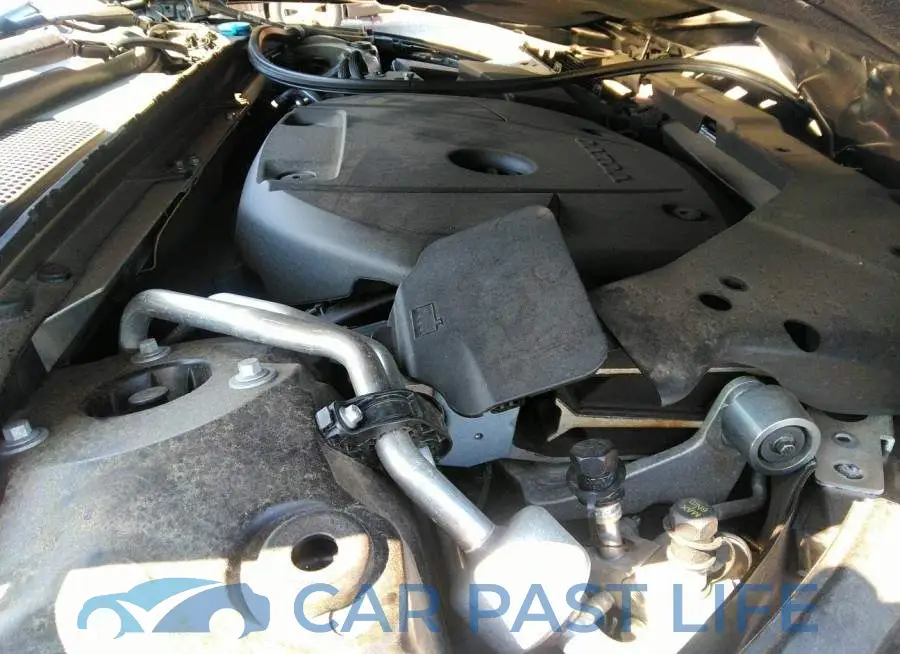 7JRA22TM3KG006900# 10