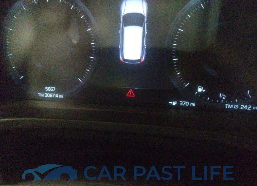 YV4162UK6N2676889# 7