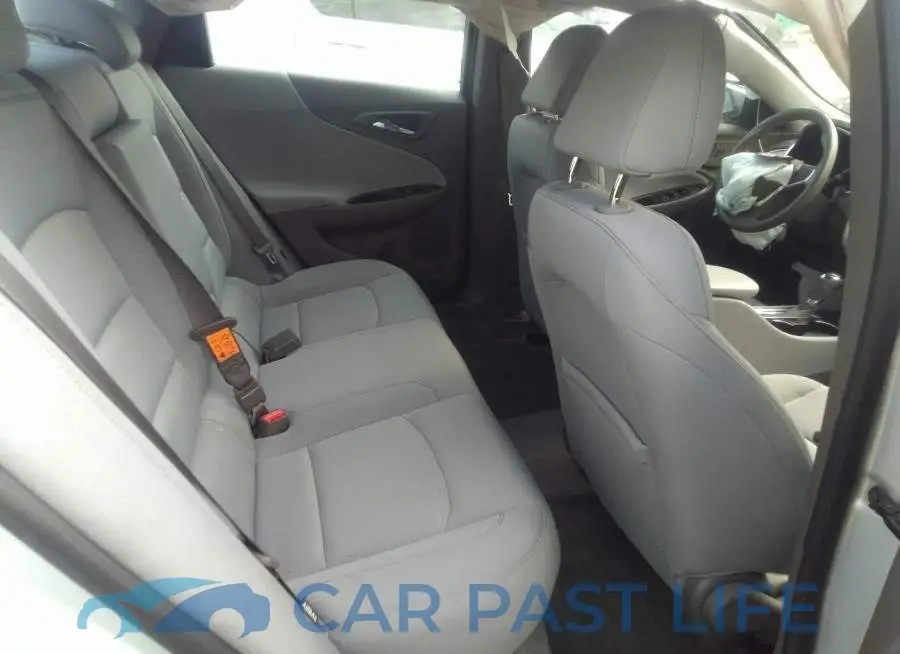 1G1ZD5ST1KF111536# 8