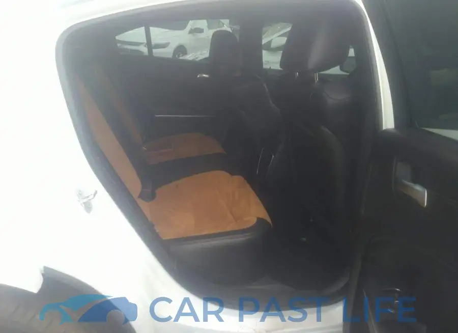 2C3CDXGJ8MH625082# 8