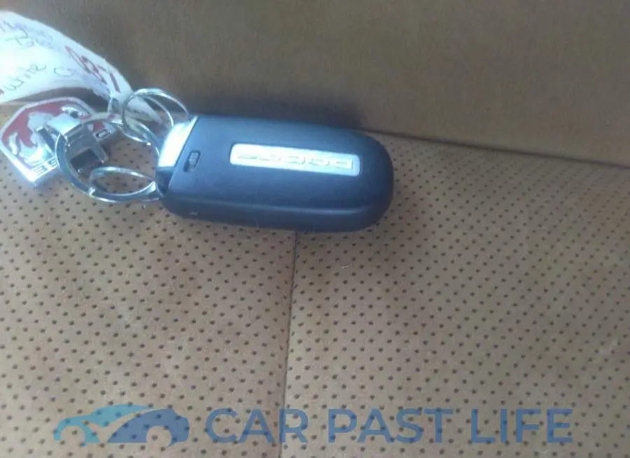 2C3CDXGJ8MH625082# 11