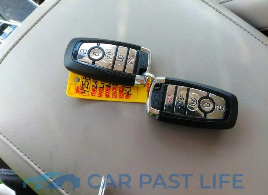 5LM5J7XC3MGL12945# 11