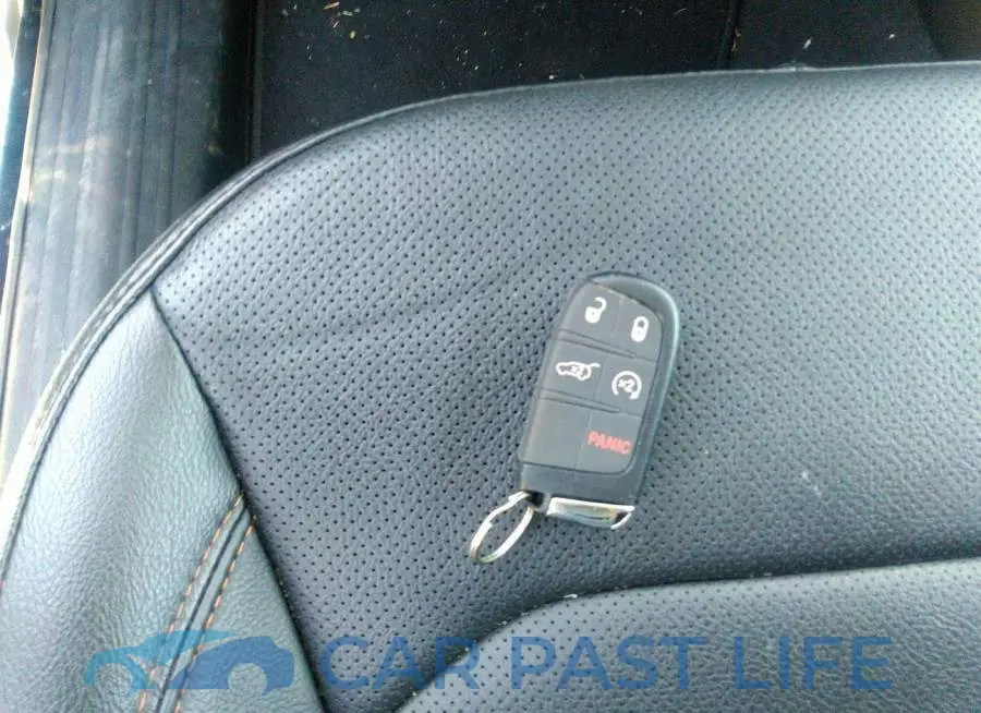 3C4NJDCB5MT584492# 11