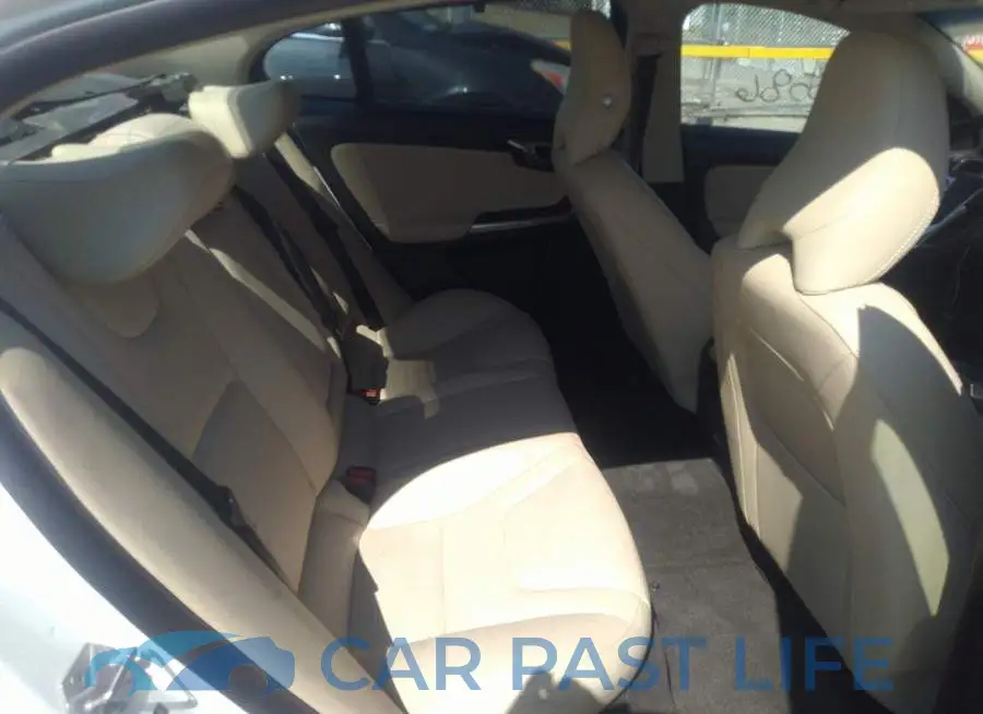 LYV402HK8HB126673# 8