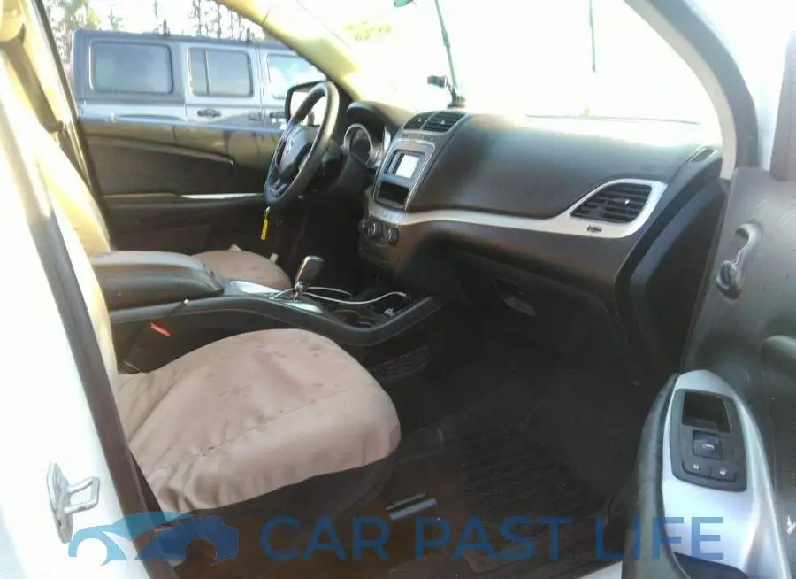 3C4PDCAB7FT735915# 5