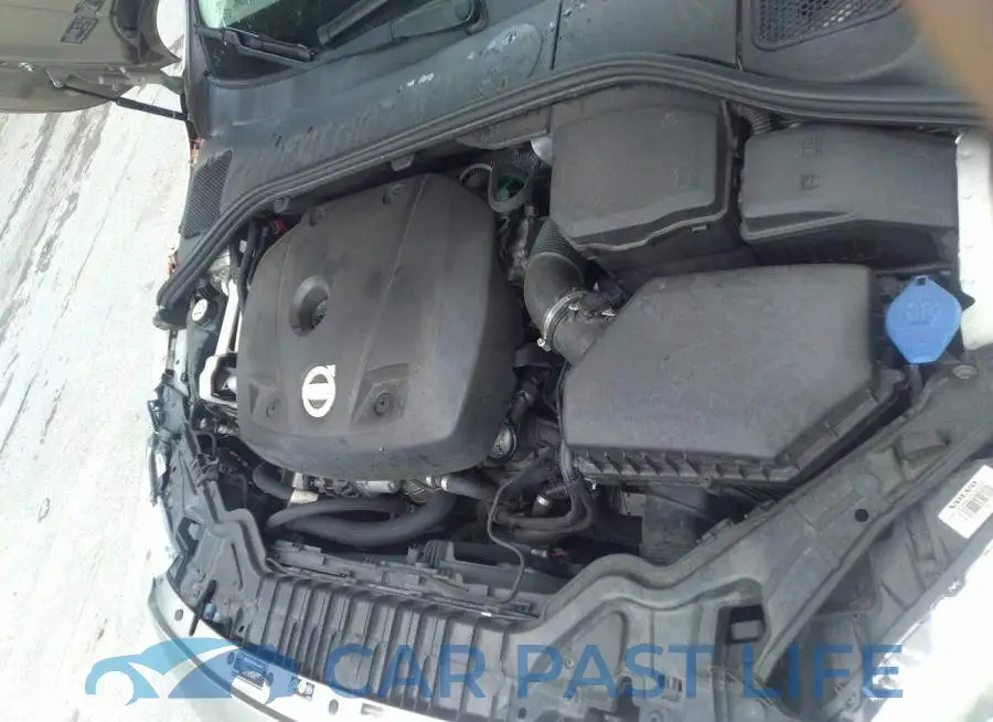 YV140MFD2F1304821# 10