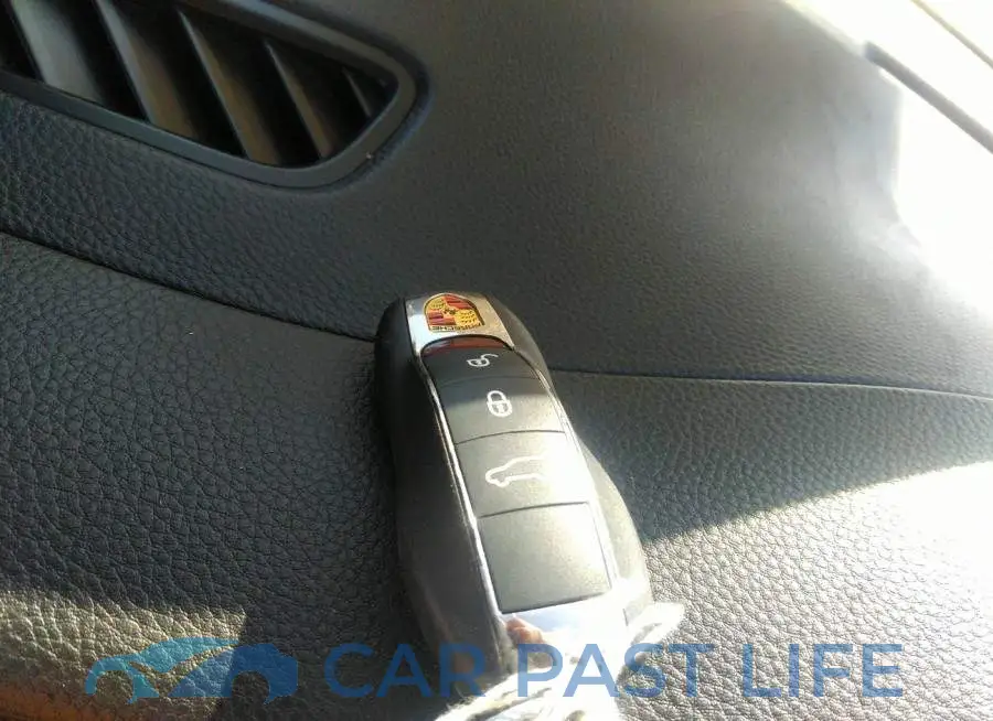 WP1AA2A58JLB14687# 11