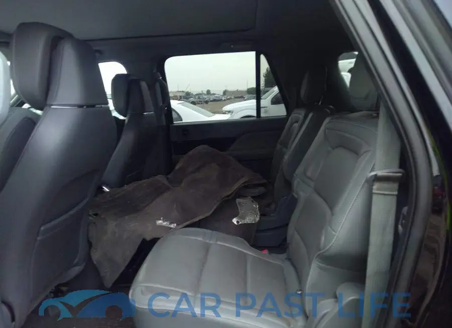 5LMJJ3LT3JEL08978# 8