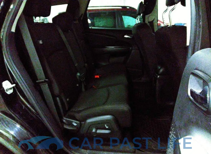 3C4PDCAB8JT428925# 7