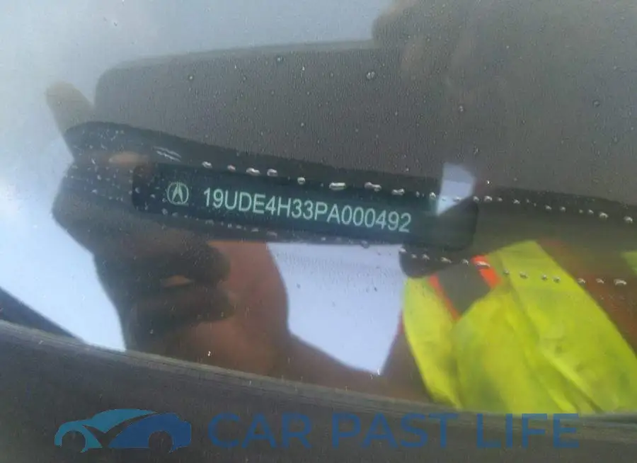 19UDE4H33PA000492# 9