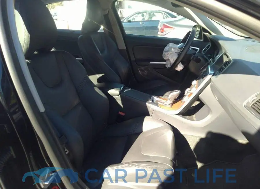LYV402TM8HB128013# 5