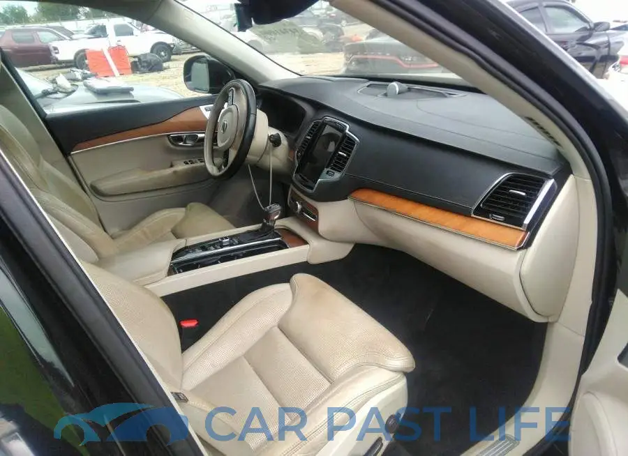 YV4A22PL9H1163078# 5