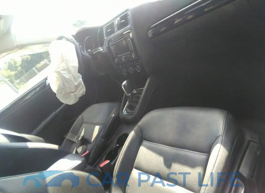 3VWLA7AJ0FM261268# 5