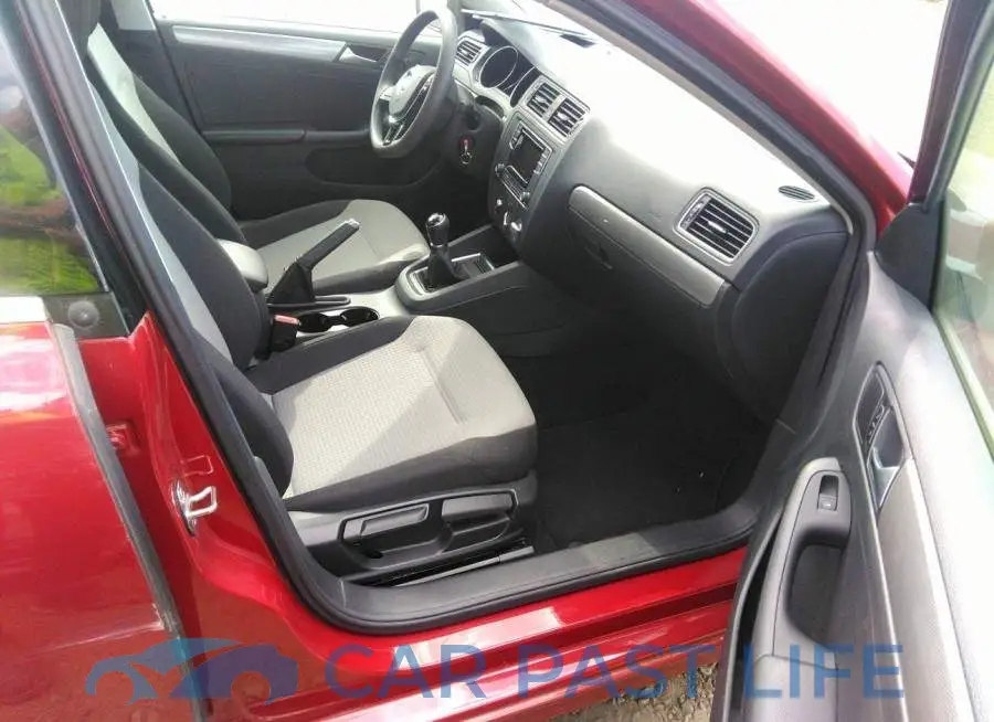 3VW167AJ6HM279477# 5