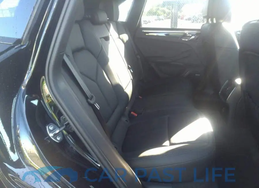 WP1AA2A50MLB17278# 8