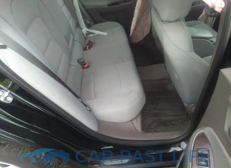 1G1ZB5ST5HF153450# 8