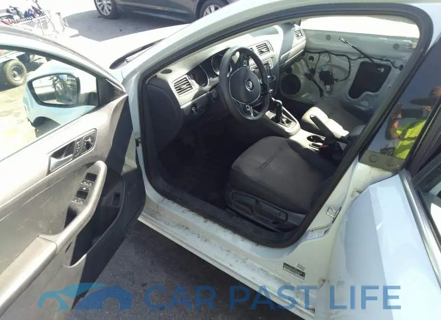 3VW2B7AJ0HM316538# 5
