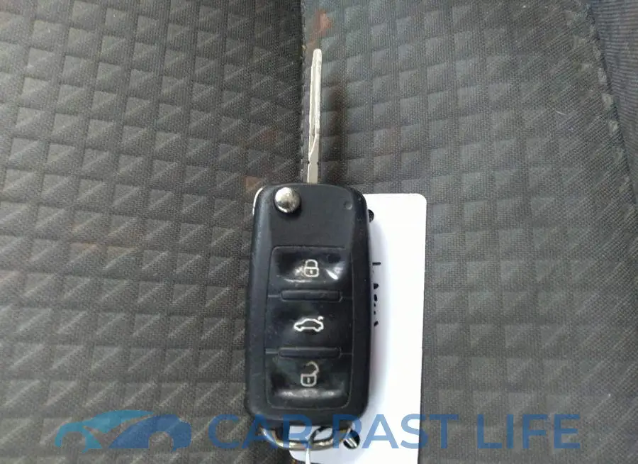 3VW2B7AJ0HM316538# 11