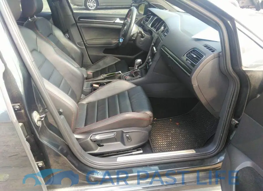 3VW4T7AU8FM074563# 5
