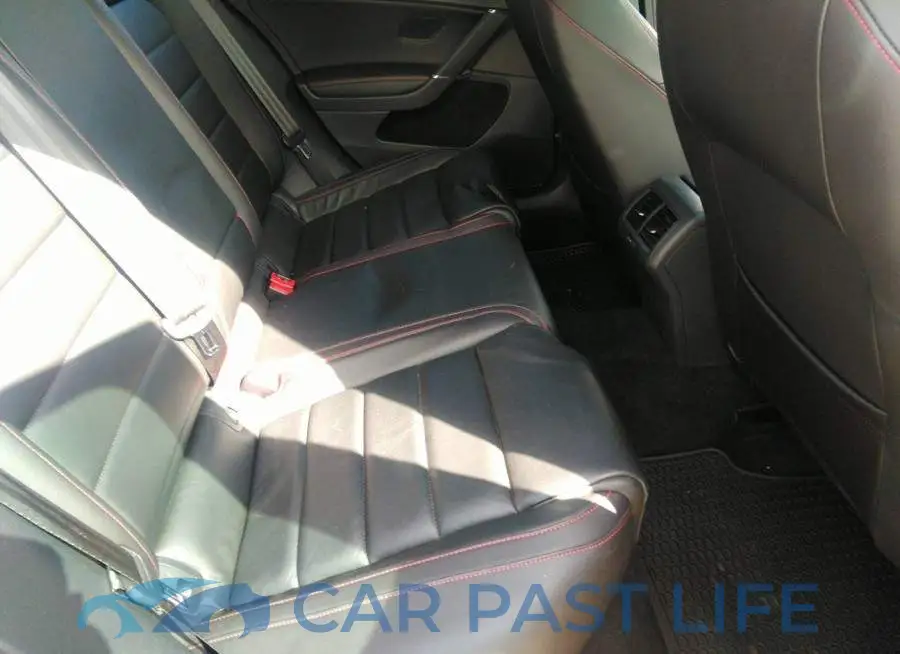 3VW4T7AU8FM074563# 8