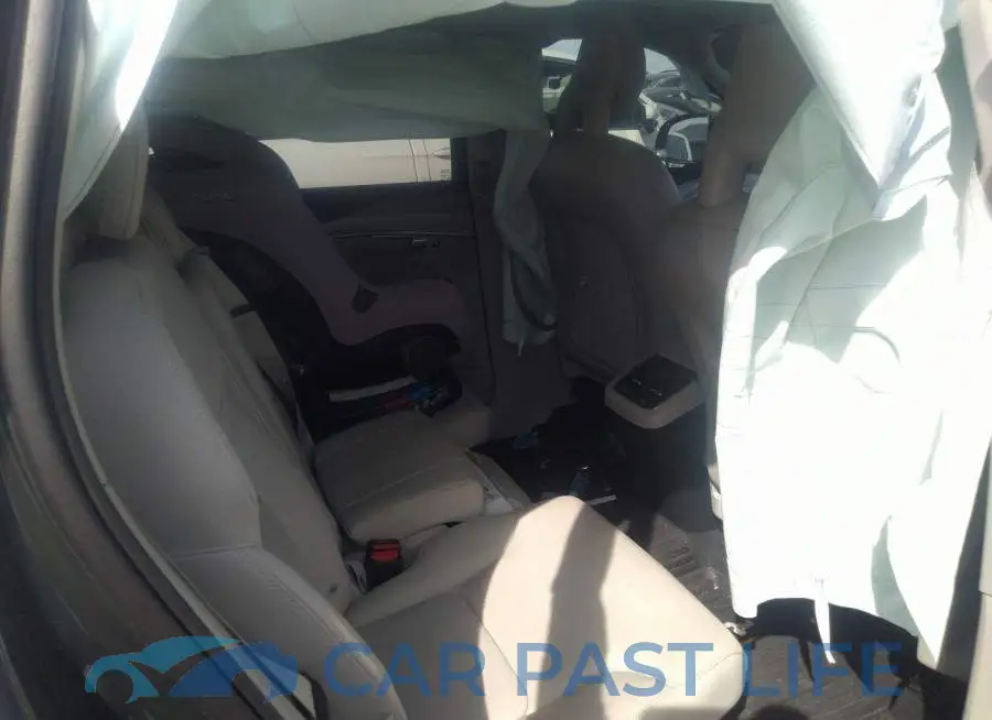 YV4102PK2M1760659# 8